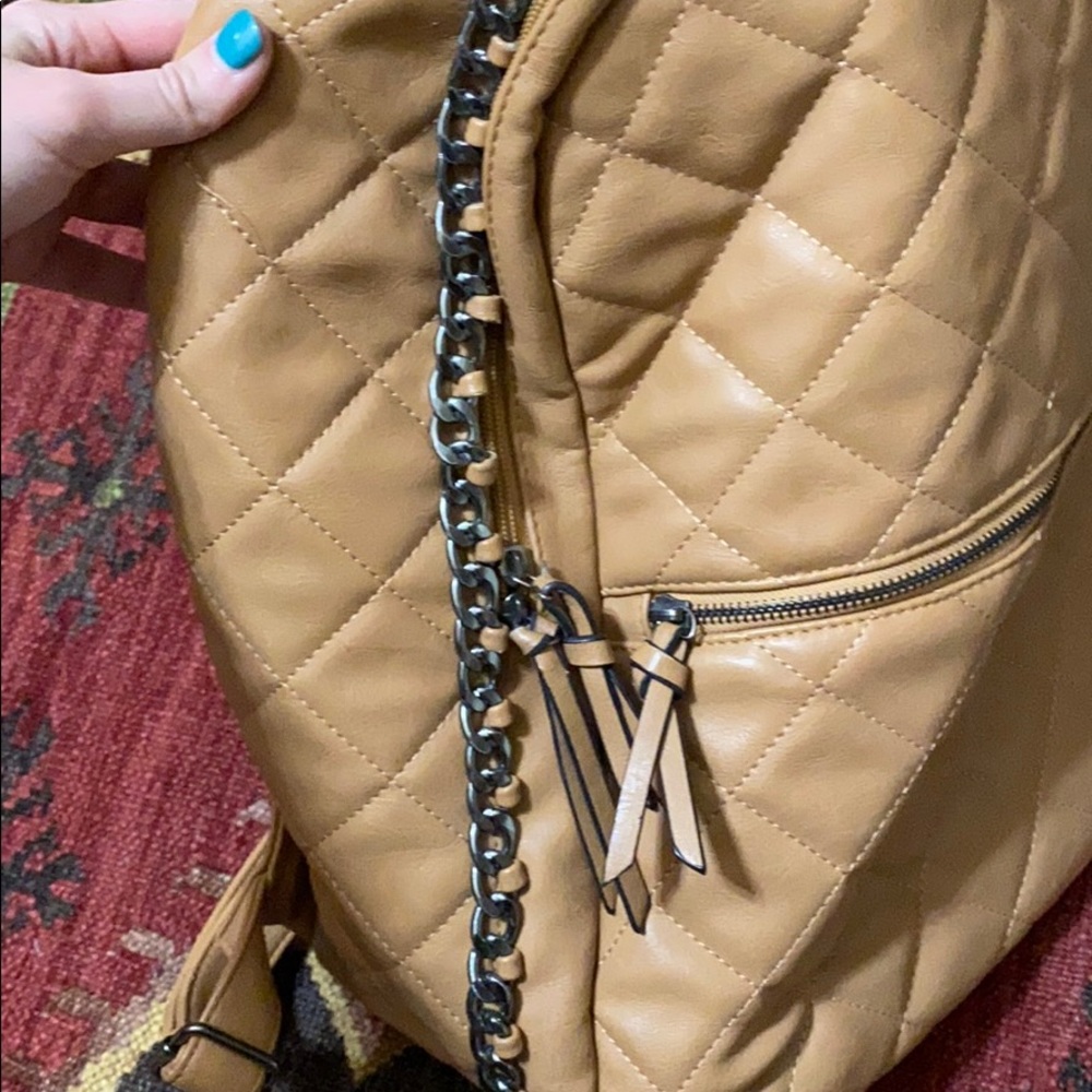 Backpack - Picture 3 of 6